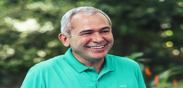 Prefeito de Santarém é atingido por jet-ski pilotado por um menor de 15 anos na praia do Arariá