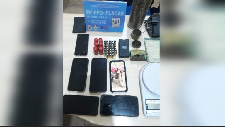 PM encontra droga na residência de casal durante buscas por suspeito de tentativa de homicídio, em Placas
