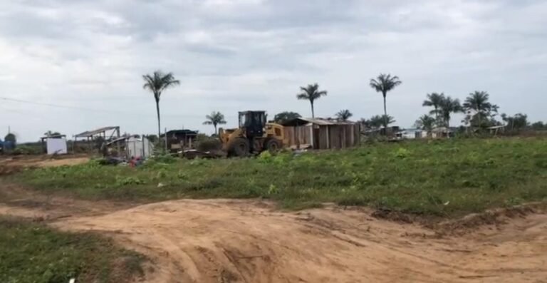 Justiça determina reintegração de posse em área ocupada por dezenas de famílias, no Ramal do Jacarezinho