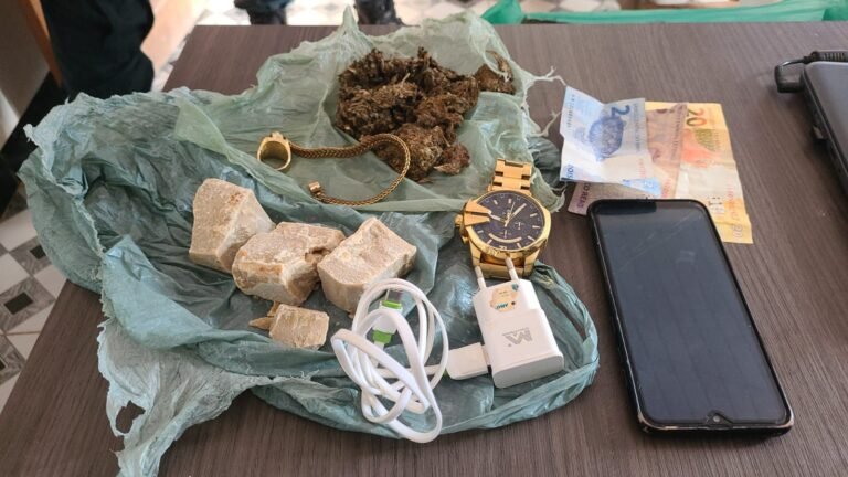 Passageiro de ônibus é preso com droga na Rodovia Transgarimpeira, em Moraes Almeida