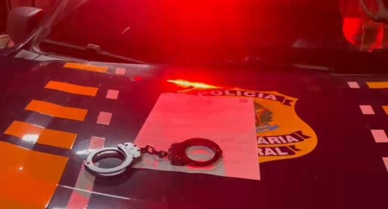 Passageiro com mandado de prisão é preso pela Polícia Rodoviária Federal, em Santarém