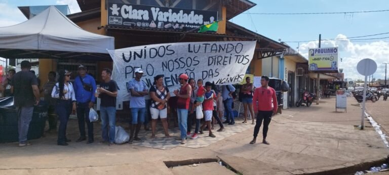 Produtores rurais e indígenas ocupam frente da prefeitura de Jacareacanga, no PA