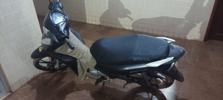 Homem é flagrado pela PM conduzindo motocicleta com registro de roubo ou furto