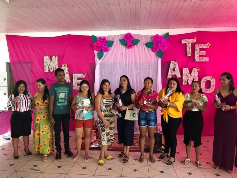 Escola Integração Nacional realiza festa de comemoração ao Dia das Mães