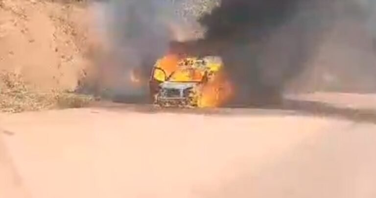Vídeo: Ambulância de Rurópolis pega fogo na BR-163