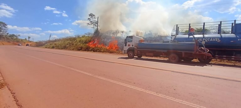 Incêndio atinge área urbana no município de Rurópolis, no PA