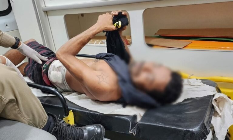 Homem é baleado em frente à sua residência no bairro Liberdade em Itaituba, no PA