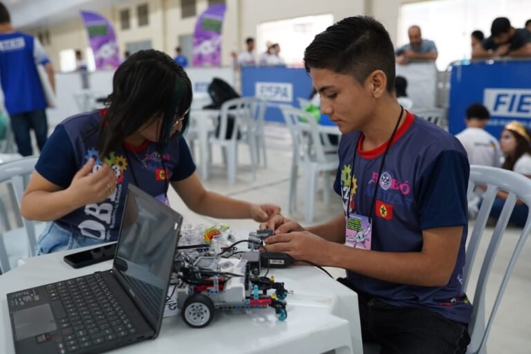 Estudantes paraenses participam da etapa estadual da olimpíada brasileira de robótica