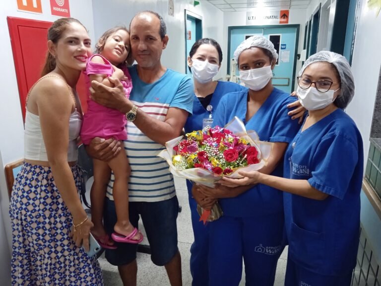 Família viaja 246 km para agradecer profissionais de saúde do Hospital Regional de Marabá