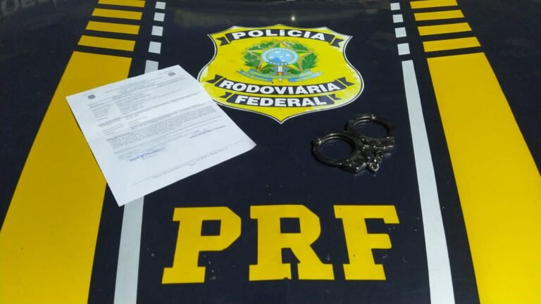 Passageiro com mandado de prisão é preso pela PRF