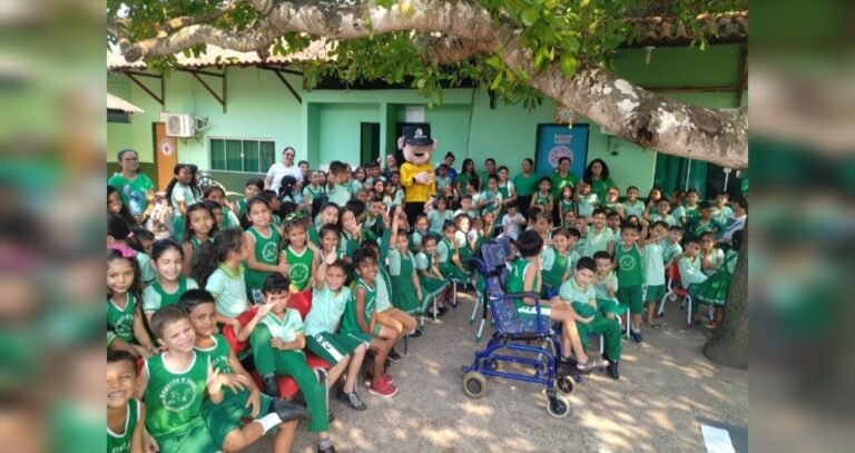 Escola mundo da criança encerra a semana nacional do trânsito com ações educativas e muita diversão