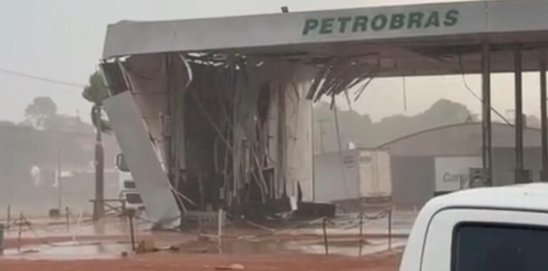 Video: Tempestade com vento forte causa danos e assusta moradores em Uruará, no PA