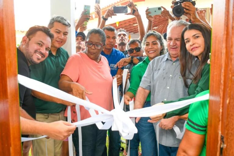 Prefeito Valmir Climaco inaugurou mais uma escola em Itaituba, no PA