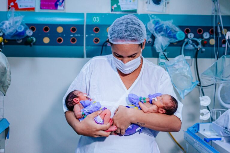 Bebês prematuros participam de ensaio fotográfico no Regional de Marabá