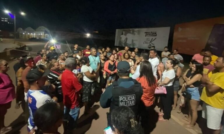 Após bloqueio da Transamazônica, manifestantes participam de reunião no Ministério público, em Itaituba