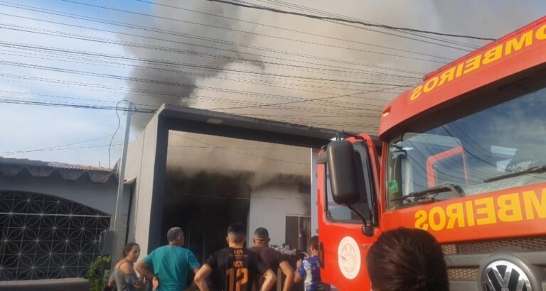 Incêndio destrói residência no bairro da floresta em Itaituba, PA