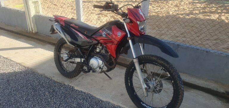 Vídeo: Motocicleta abandonada em galpão preocupa moradores em Itaituba