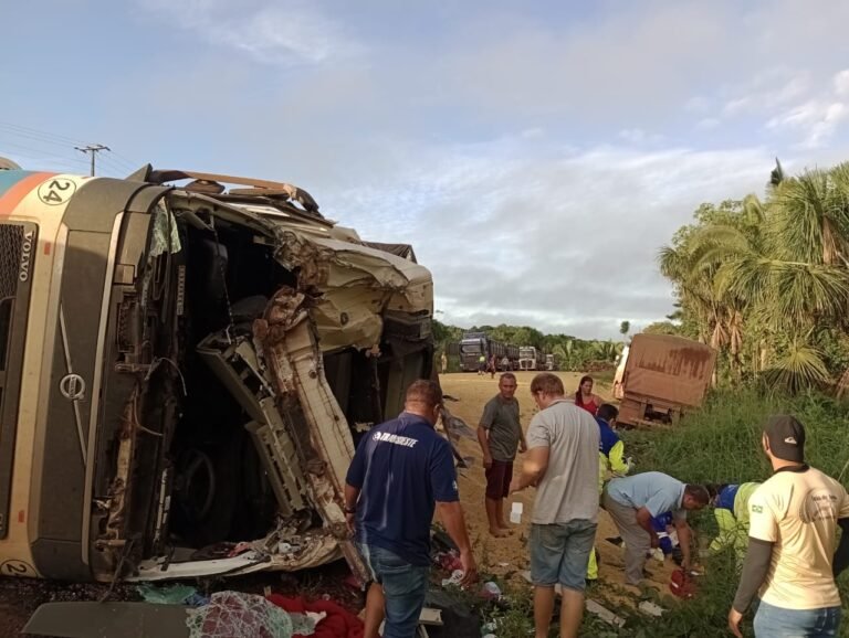 Vídeo: Motorista realiza várias ultrapassagens e causa acidente na BR-163