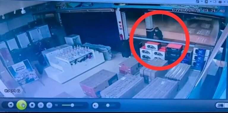 Elemento quebra vidraça de loja e furta caixa de som em Rurópolis, no PA