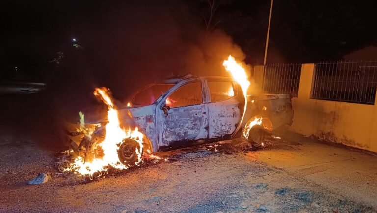 Vídeo: Viatura é incendiada em Castelo de Sonhos