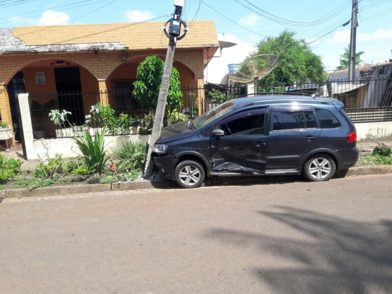 Número de colisões de carros contra postes ainda é alto na região do Baixo Amazonas
