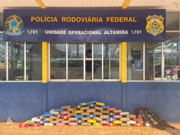 Equipe PRF aborda veículo e descobre carregamento de drogas em Altamira, Pará
