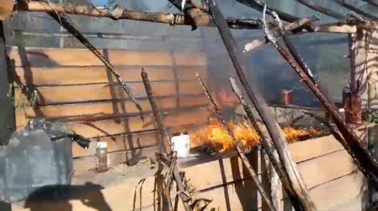 Incêndio destrói casa de família em zona rural de Uruará, Pará