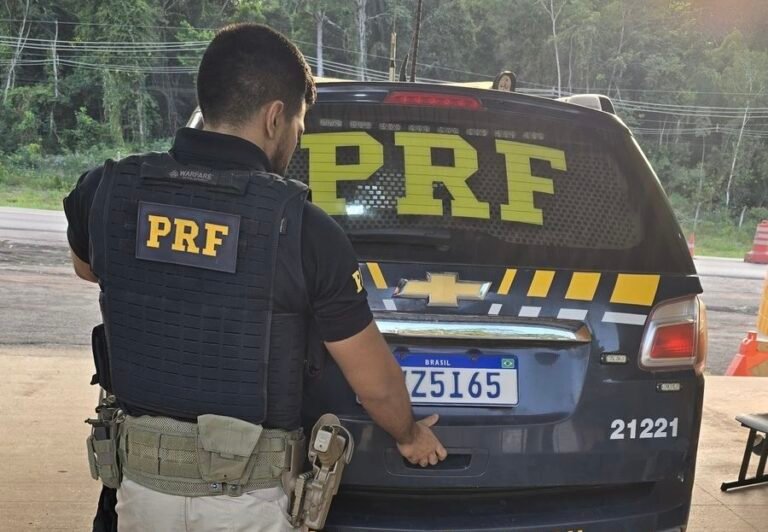 PRF detém passageiro com mandado de prisão em ônibus de rota Santarém-Sinop