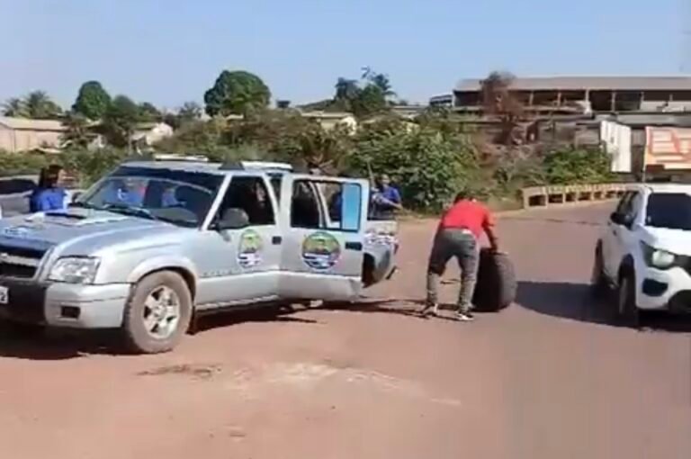 Vídeo: Caminhonete Saca Eixo da Roda; Mas Ninguém Fica Ferido