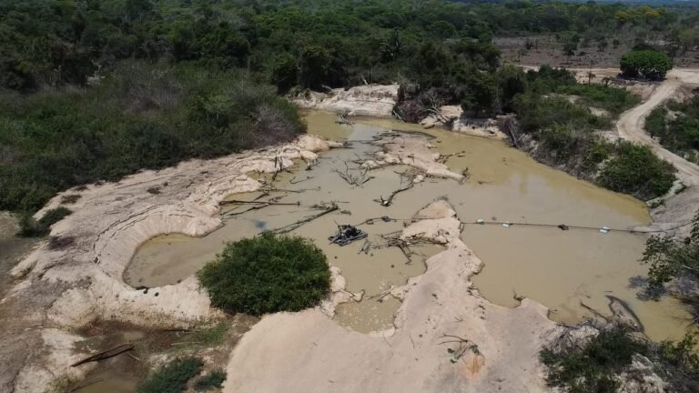 Policia Federal interrompe extração ilegal de areia no Pará
