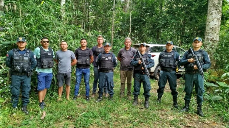 Assalto com reféns termina com recuperação de caminhonete na BR-230, em Rurópolis