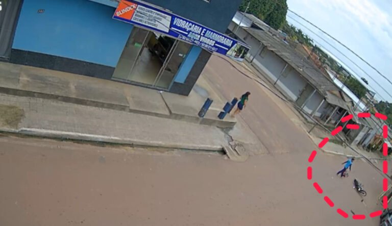 VÍDEO; Acidente entre carro e motocicleta é registrado em cruzamento crítico de Itaituba