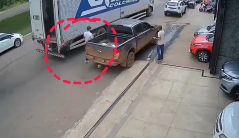 VÍDEO; Homem é atingido por porta de caminhão ao tentar entrar em carro em Parauapebas