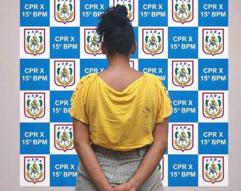 Mulher é conduzida à delegacia após esfaquear companheiro em Itaituba