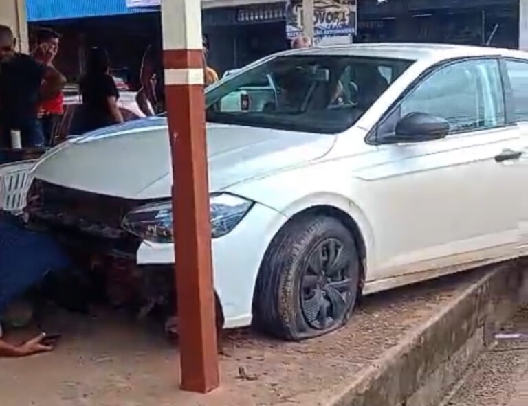 VÍDEO; Veículo sobe em calçada de estabelecimento comercial após incidente no bairro Bela Vista, em Itaituba