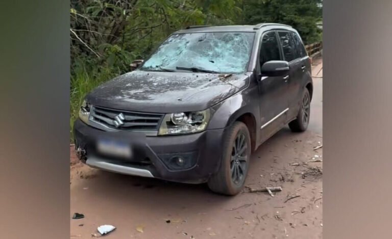 Carro é encontrado abandonado e danificado próximo à ponte entre Campo Belo e Cidade Nova, em Itaituba