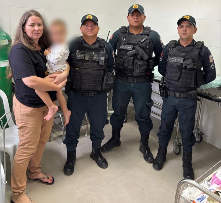 Policiais militares salvam criança de 2 anos engasgada em Novo Progresso