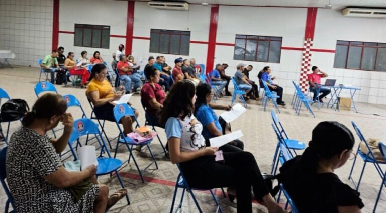 Servidores da educação de Itaituba rejeitam reajuste de 6% e decretam estado de greve