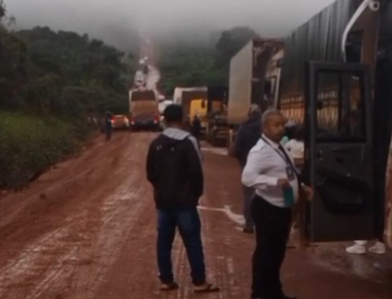 VÍDEO; Chuva intensa deixa trecho da BR-230 intrafegável entre Divinópolis e Campo Verde