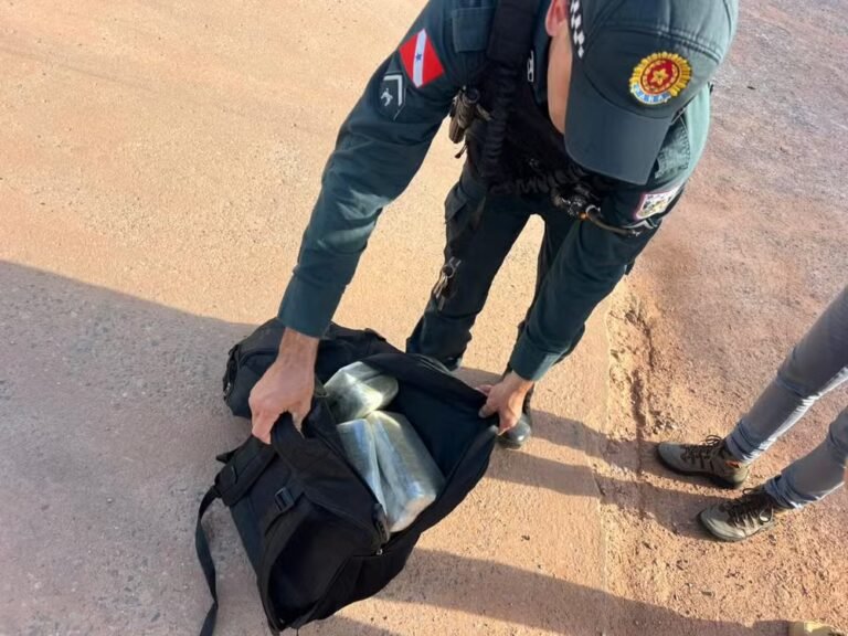 Homem é preso com mais de 16 kg de drogas em ônibus que seguia para Santa Catarina