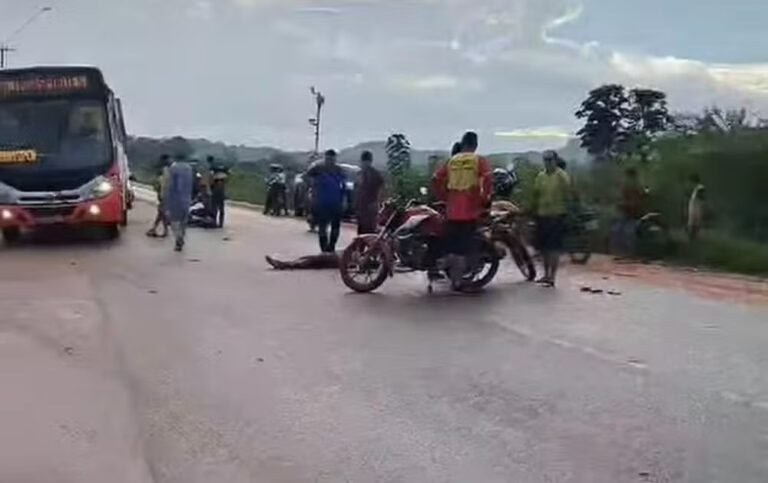Motociclista é intubado após grave acidente envolvendo carro e moto em Santarém