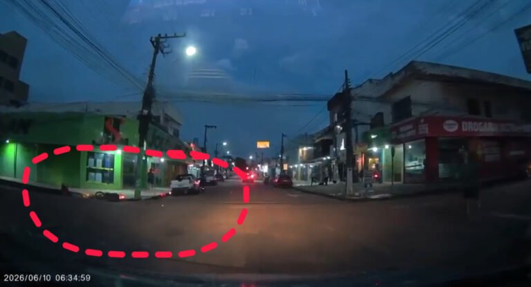 VÍDEO; Colisão entre motocicletas deixa dois feridos em cruzamento no centro de Itaituba